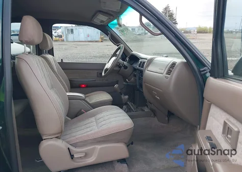 1999 Toyota Tacoma from USA, damaged, VIN 4TAWN72N1XZ471041